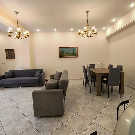 Angie A1 Close To The By 8essentially Appartement