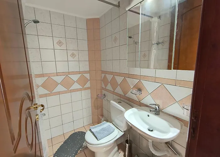 Angie A1 Close To The By 8essentially Appartement