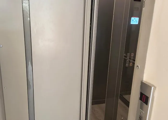 Angie A1 Close To The By 8essentially * ハニア